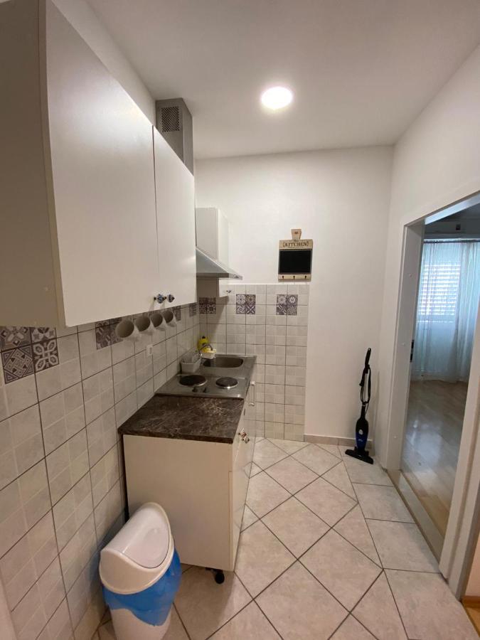 Apartmani Mare Baška Voda Exteriör bild