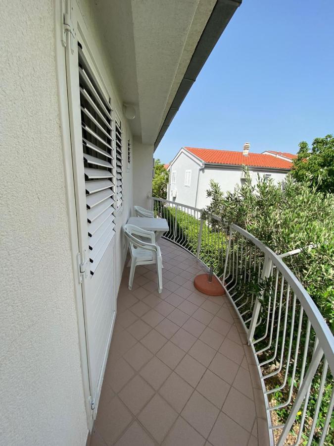 Apartmani Mare Baška Voda Exteriör bild